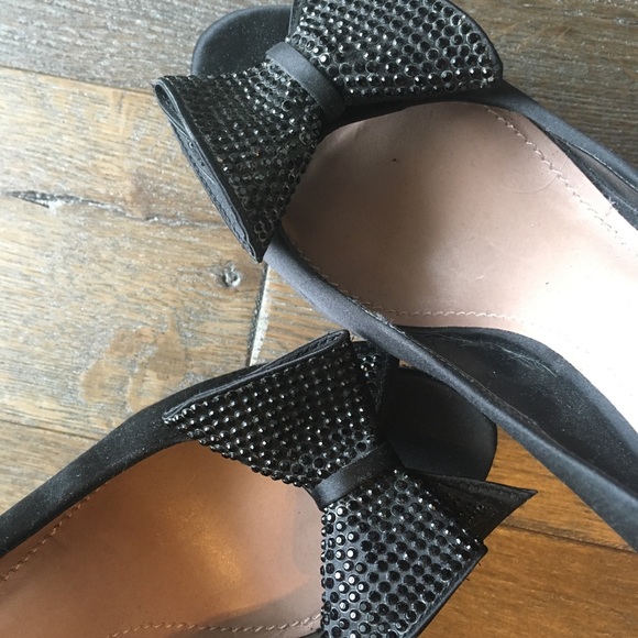 Vince Camuto black bowtie adorable heels - Picture 2 of 6